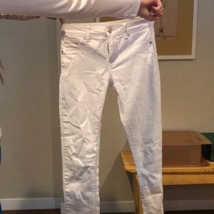 White skinny jeans